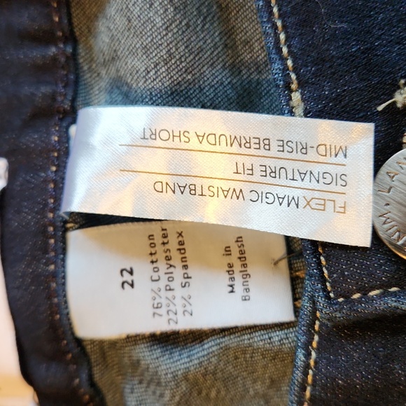 Lane Bryant Flex Magic Waistband Signiture Fit Mid-Rise Bermuda Jean Shorts - Picture 4 of 8